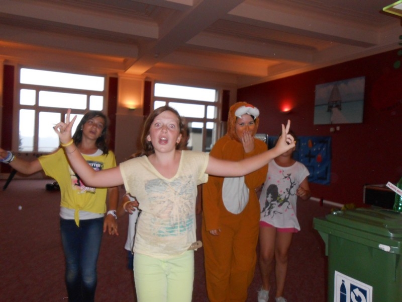 Village Camps International Summer Camp Leysin, Switzerland 2025-08-09 https://www.villagecamps.com/journals_admin/images/714-45-petting zoo (11).jpg